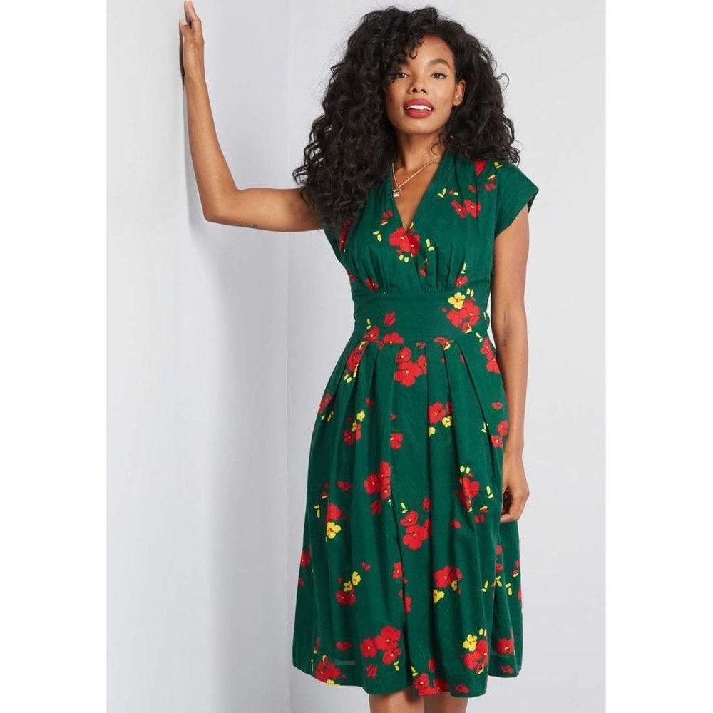 Emily and Fin Floral Retro Retro A-Line 60s Knee Length Dress Size Small